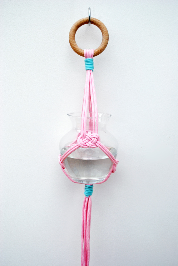 Simple hanging vase by minieco