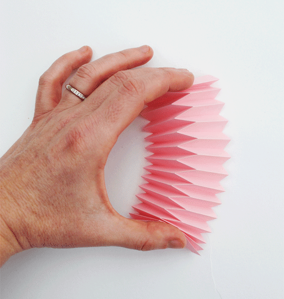 Folded origami decorations // minieco
