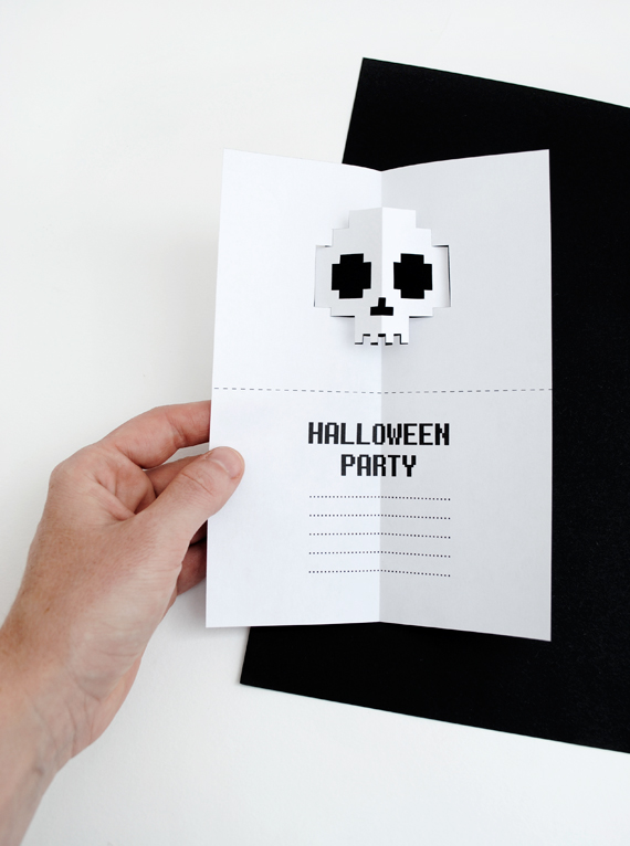 DIY pop-up Halloween invitation // Mini-eco
